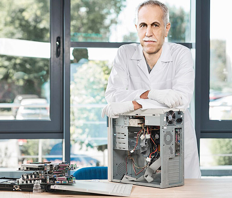 Zygmunt SOLORZ - Naprawa komputerów to moje powołanie