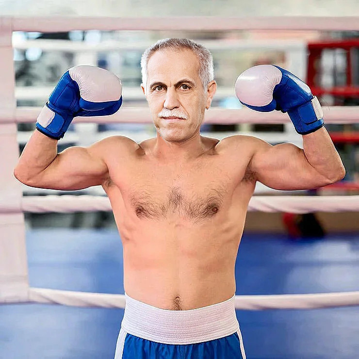 Prezes Zygmunt SOLORZ to bardzo groźny zawodnik i wytrawny bokser a w ringu jest szybki i zwinny niczym młoda wiewiórka